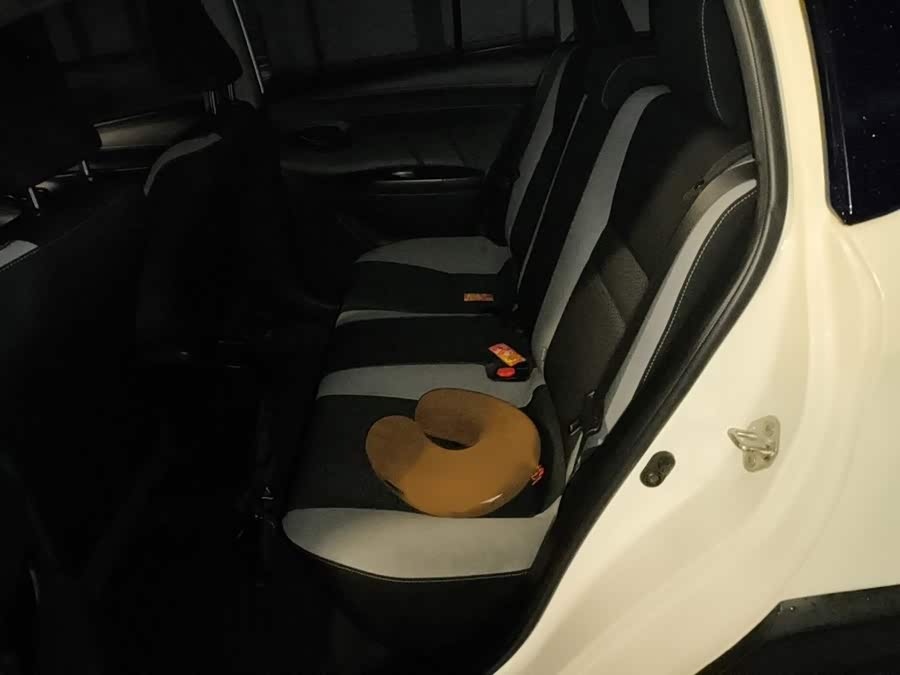 Toyota Yaris L 2020 — фото 15