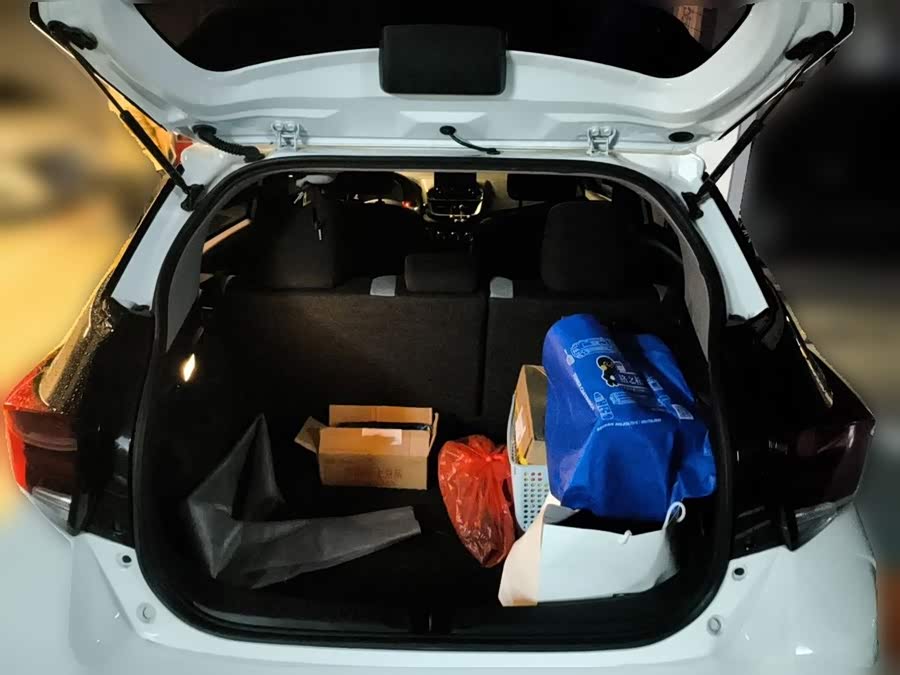 Toyota Yaris L 2020 — фото 10