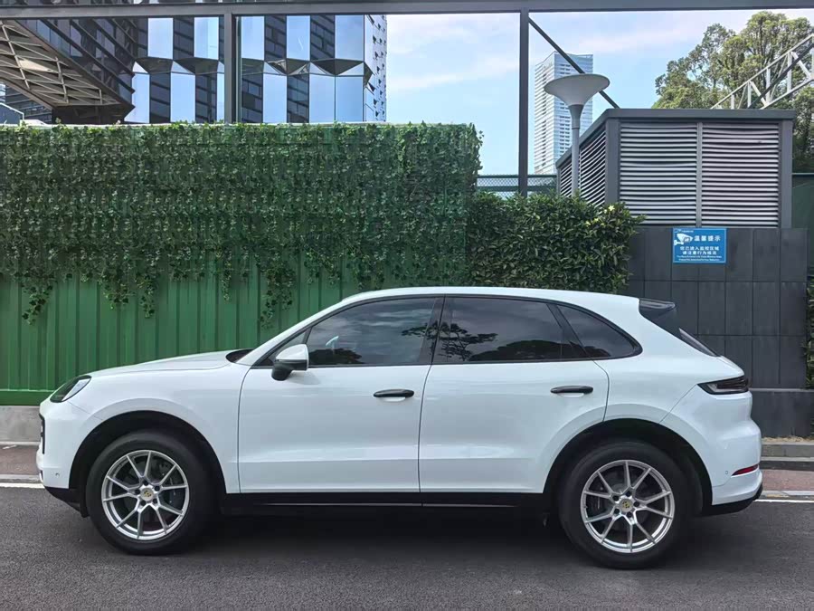 Porsche Cayenne 2024