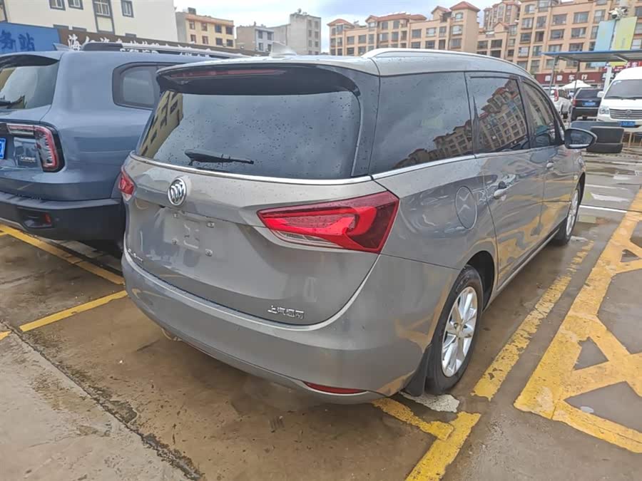 Buick GL6 2019