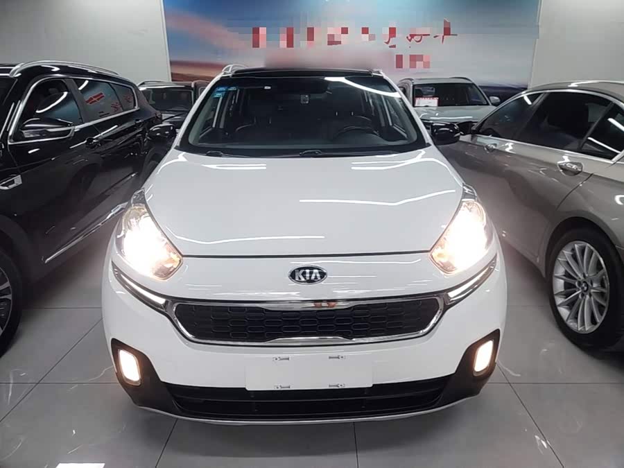 Kia KX3 Proud Running 2015