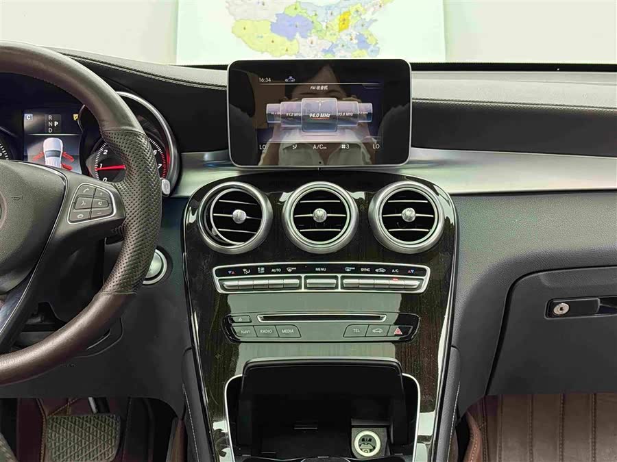 Mercedes-Benz GLC 2018 — фото 10