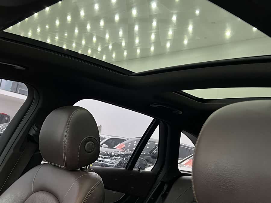 Mercedes-Benz GLC 2018 — фото 18