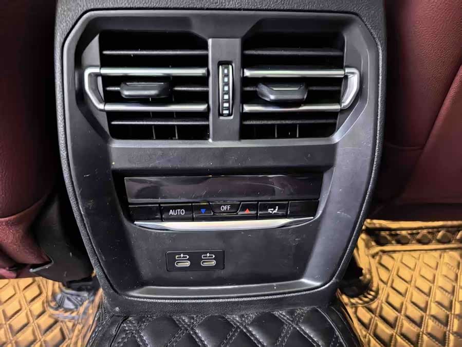 BMW 3 Series 2023 — фото 9