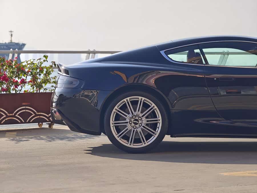 Aston Martin DBS 2009