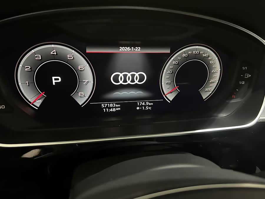 Audi A8 2022 — фото 9