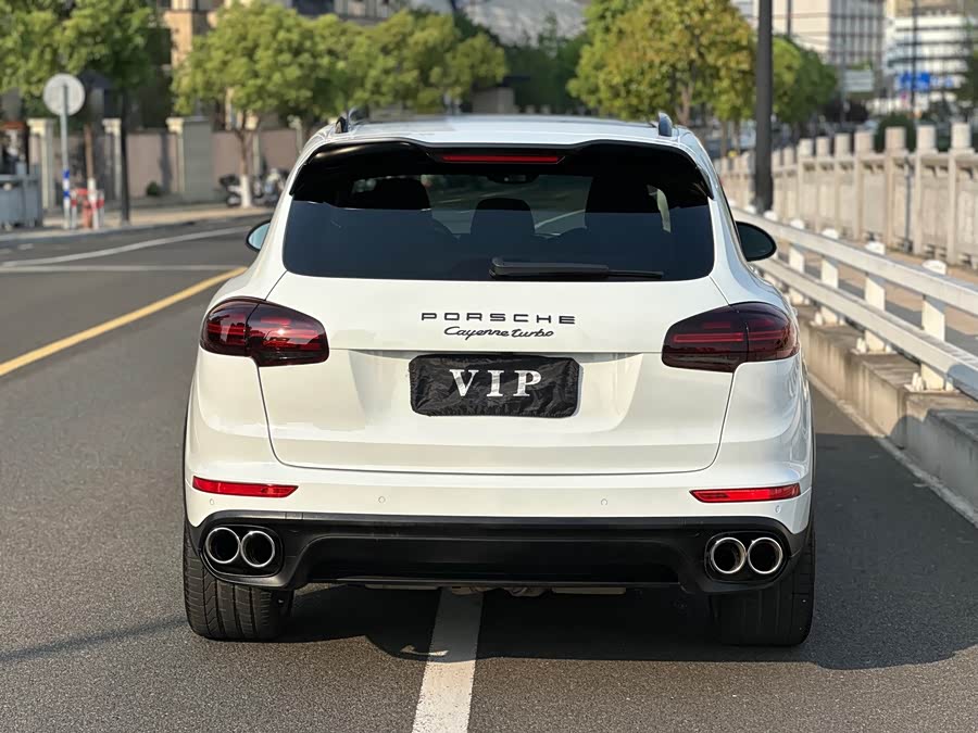 Porsche Cayenne 2011