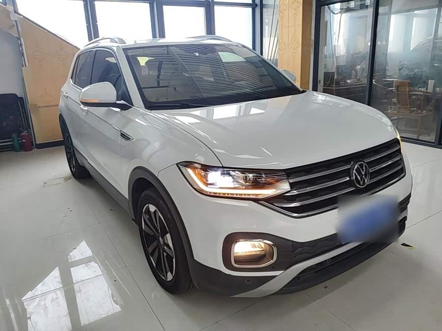 Volkswagen Explore The Shadows 2020