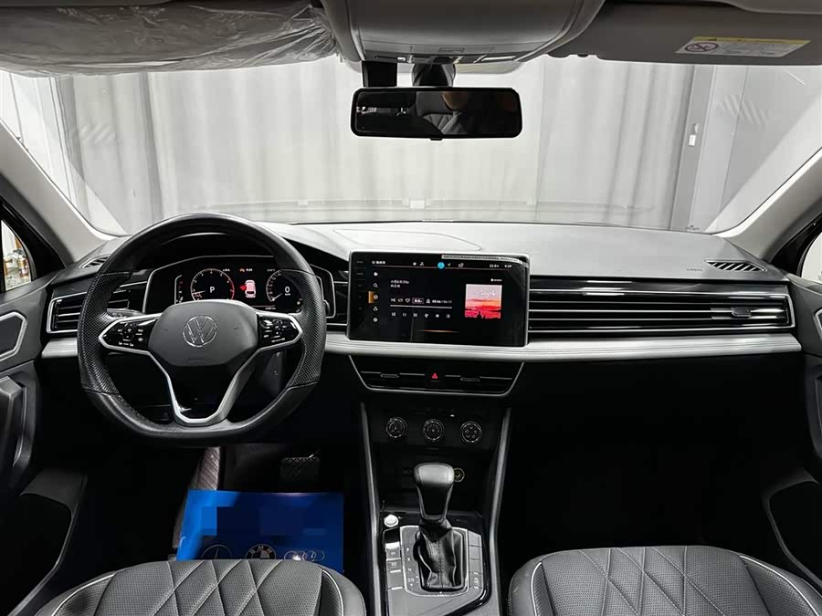 Volkswagen Tiguan L 2023 — фото 11
