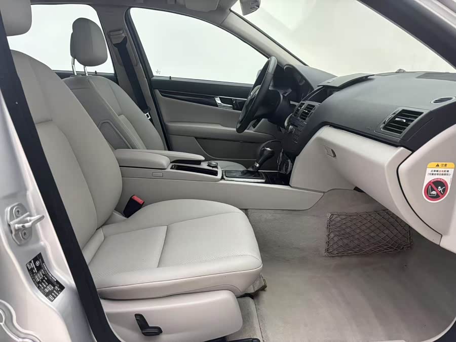 Mercedes-Benz C-Class 2010 — фото 13