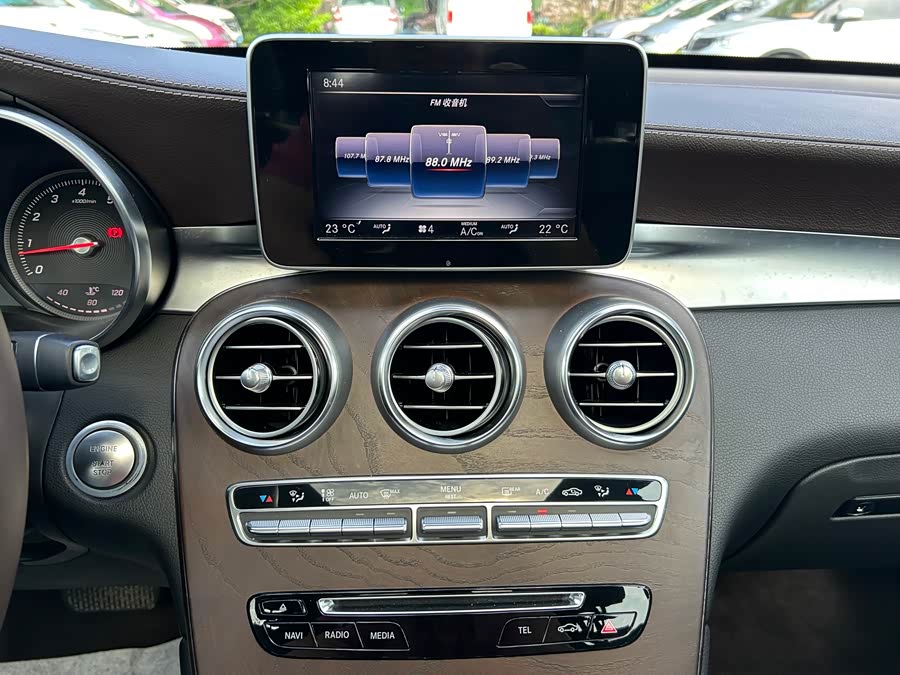 Mercedes-Benz GLC 2017 — фото 15