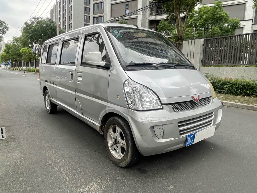 Wuling Rongguang 2012