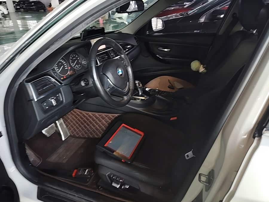 BMW 3 Series 2017 — фото 15