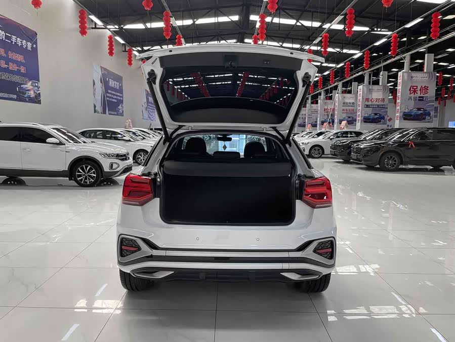 Audi Q2L 2022 — фото 17