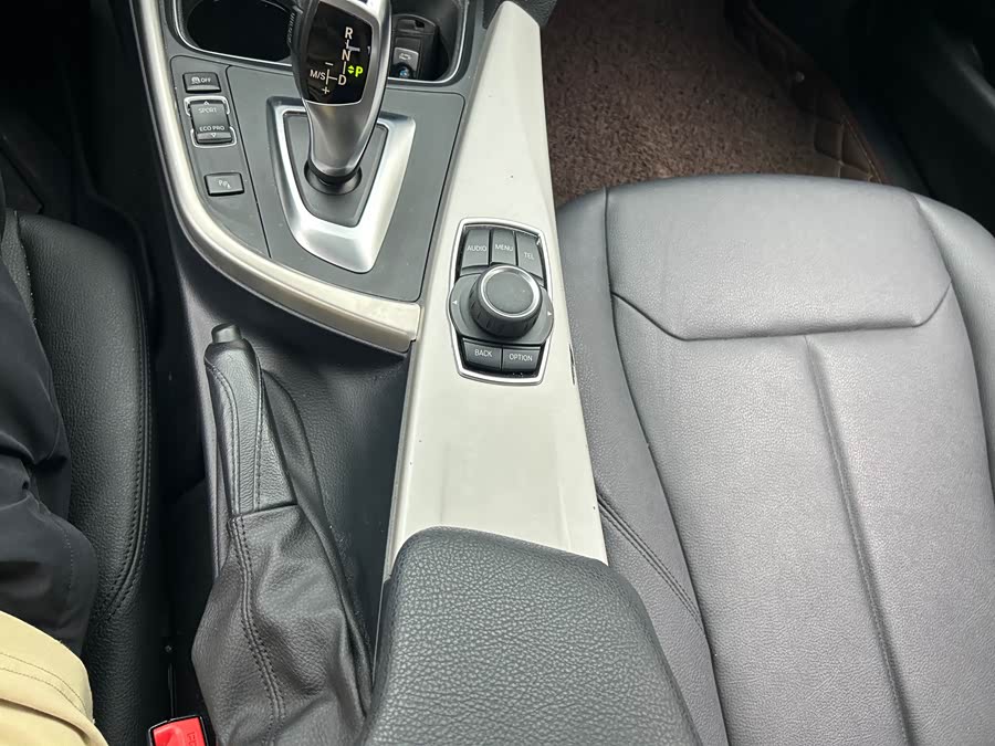 BMW 3 Series 2015 — фото 14