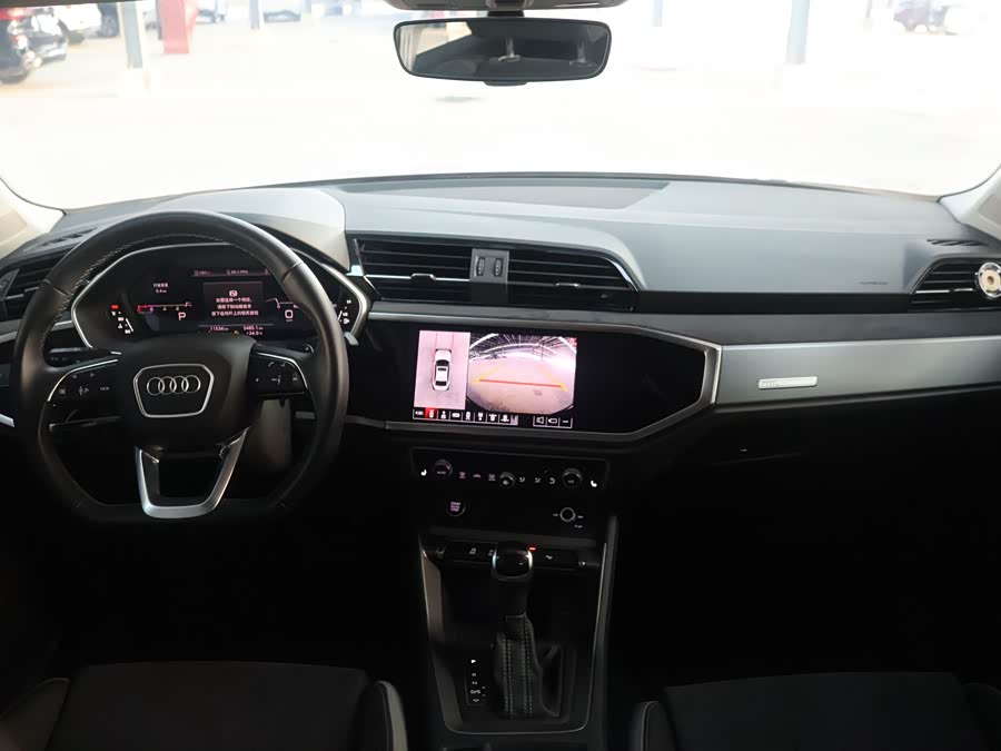 Audi Q3 2023 — фото 10