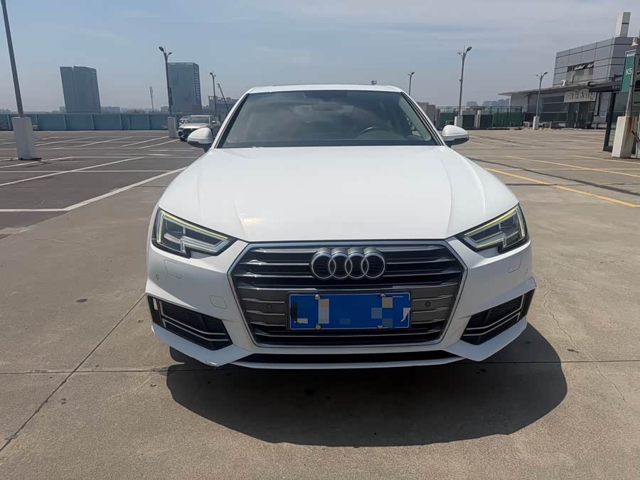 Audi A4L 2018