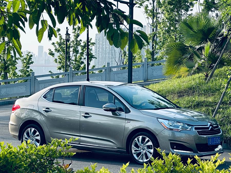 Citroën C4L 2014