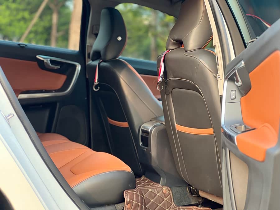 Volvo S60 2019 — фото 16