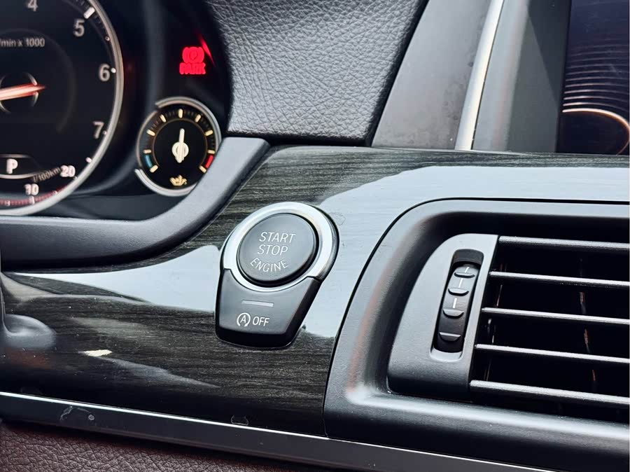 BMW 5 Series 2014 — фото 23