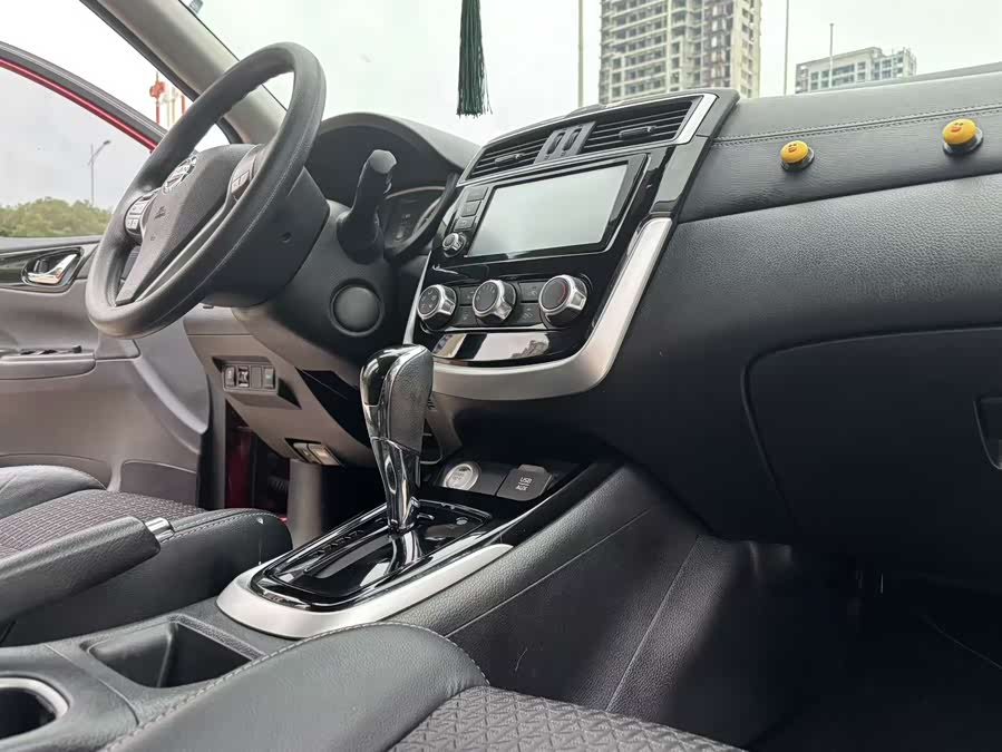 Nissan Tiida 2016 — фото 20