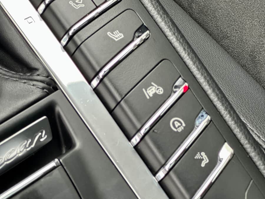 Porsche Macan 2018 — фото 27