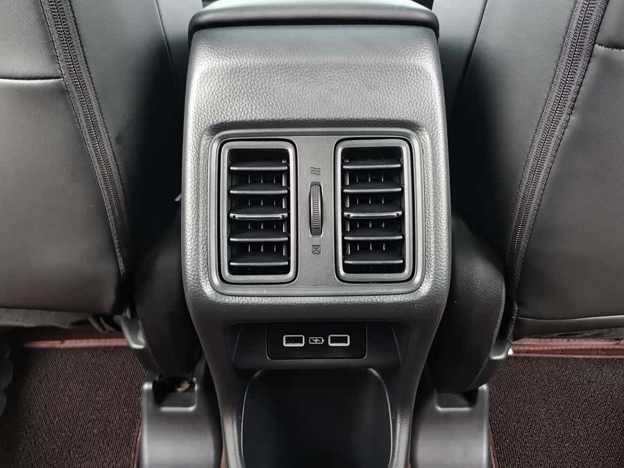 Honda Vezel 2023 — фото 18