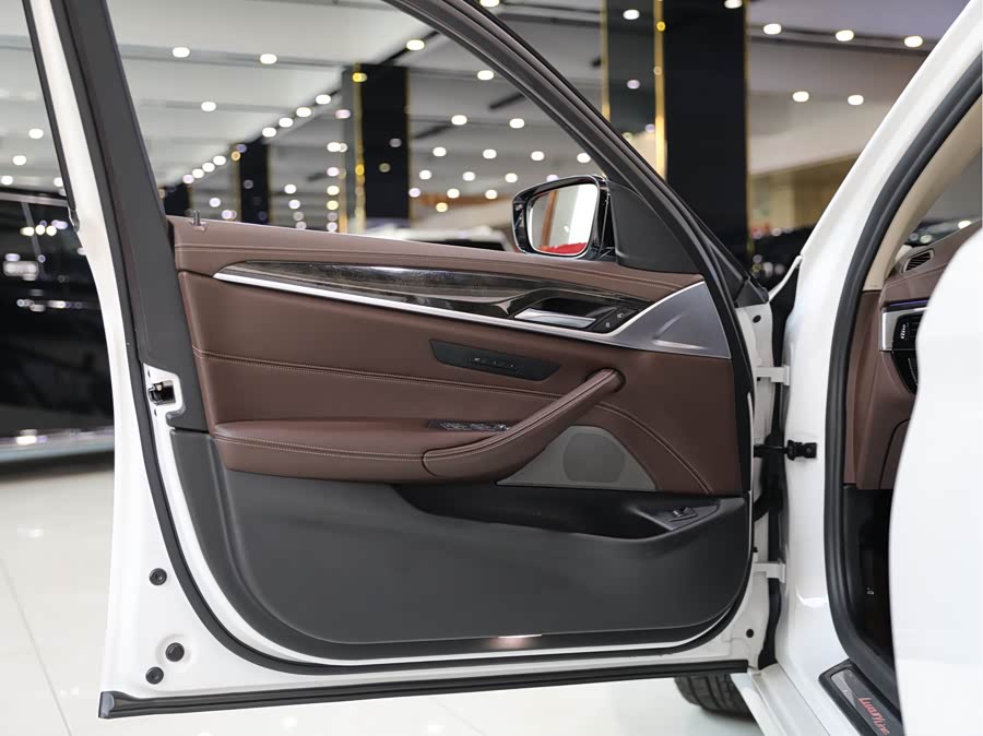 BMW 5 Series 2022