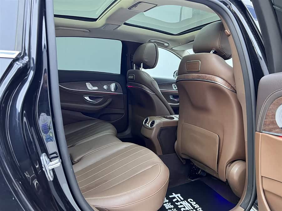 Mercedes-Benz E-Class 2020 — фото 22