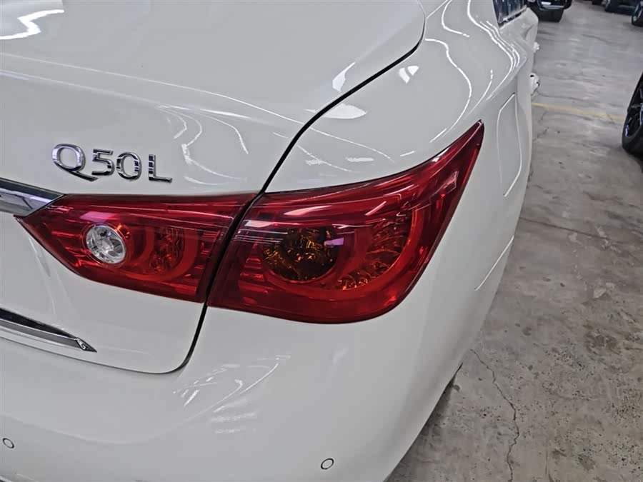 Infiniti Q50L 2016 — фото 8