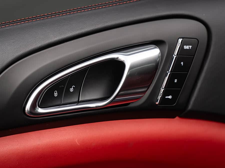 Porsche Cayenne 2016 — фото 10