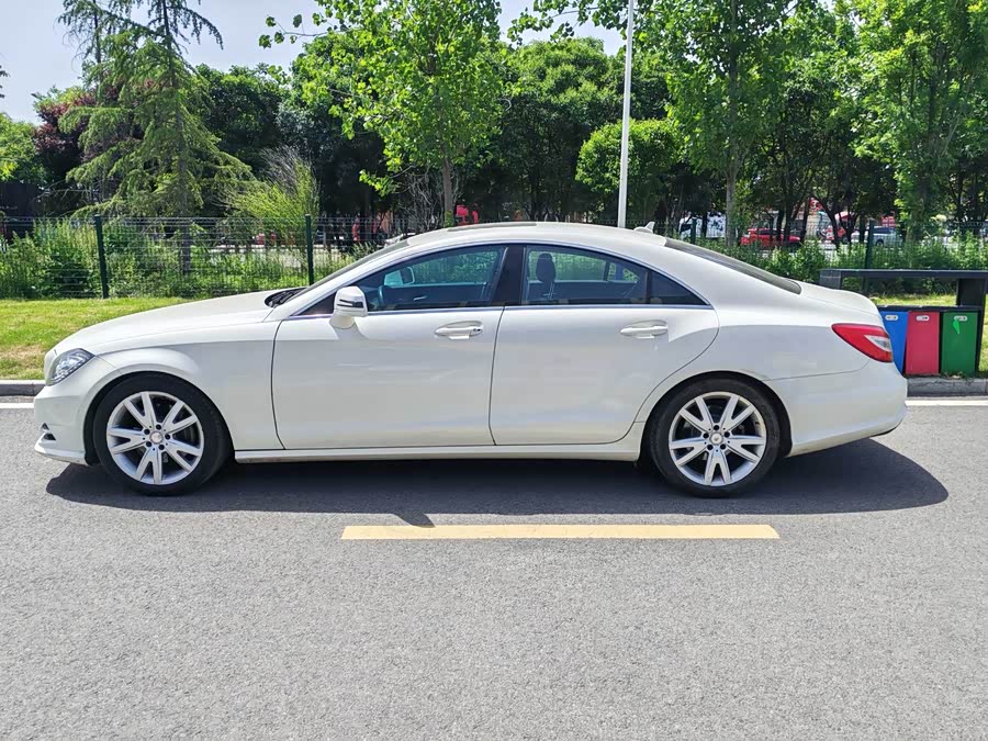 Mercedes-Benz CLS 2012 — фото 15