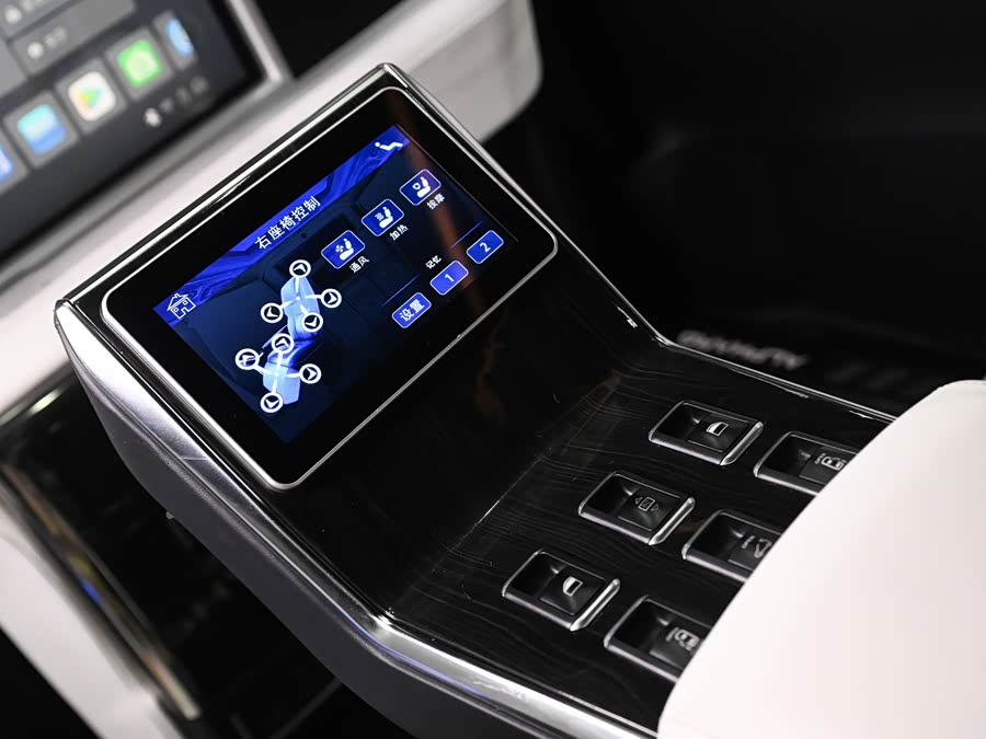 Toyota Alphard 2020 — фото 17