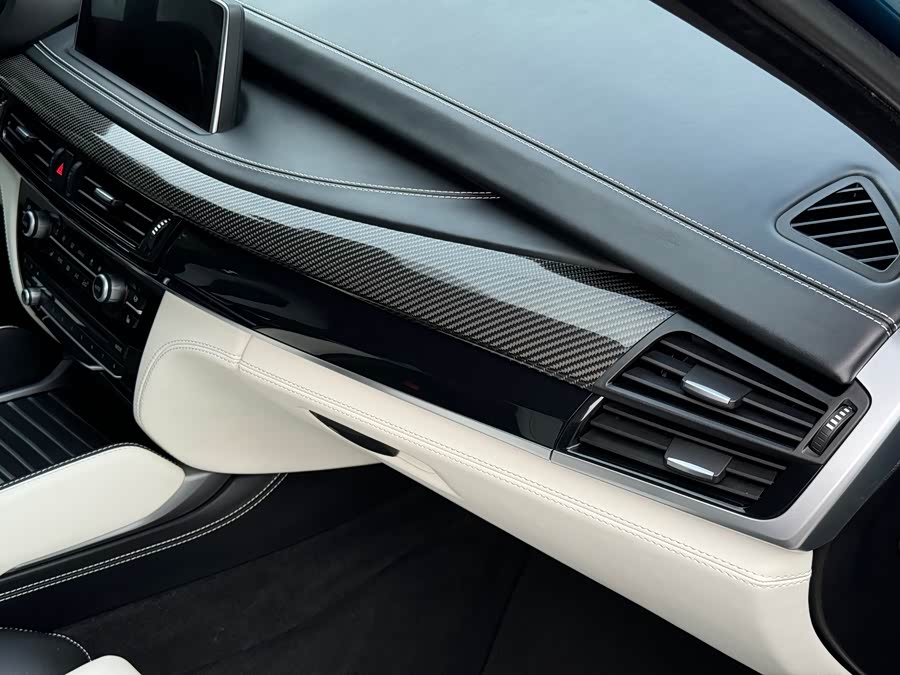 BMW X5 M 2015 — фото 18