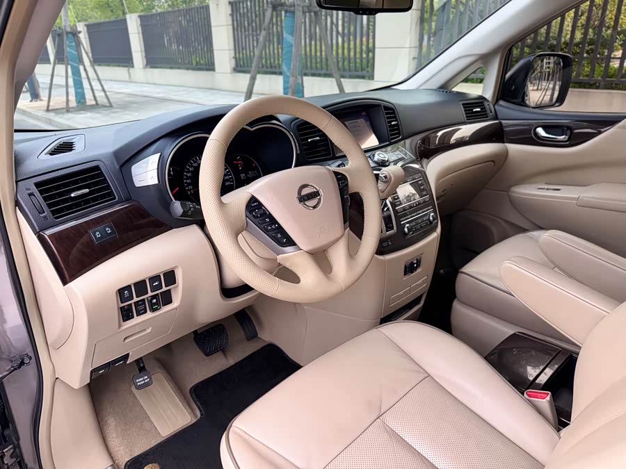 Nissan Quest 2015