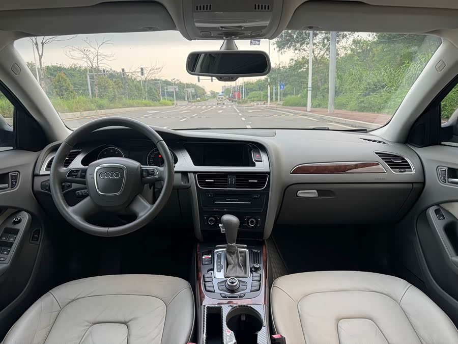 Audi A4L 2010