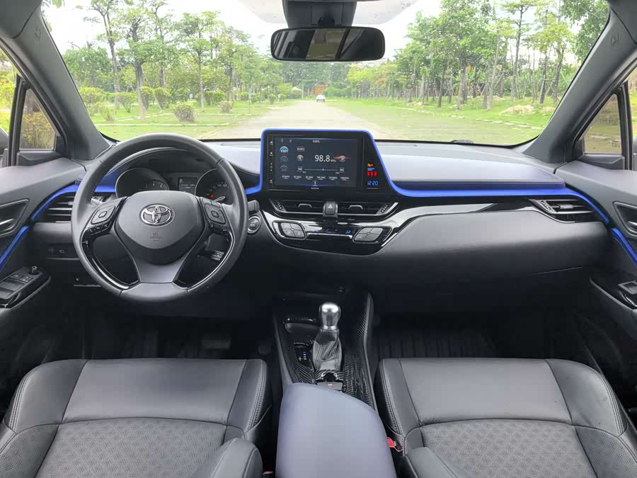 Toyota IZOA 2018 — фото 12