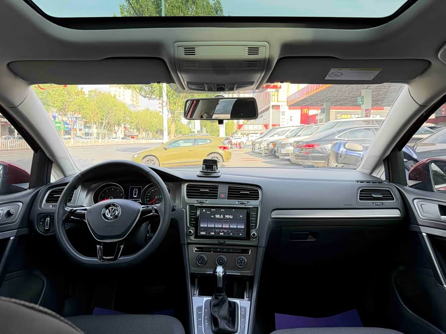 Volkswagen Golf 2015