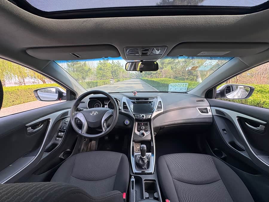 Hyundai Elantra 2015