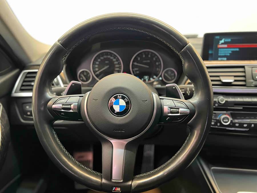 BMW 3 Series 2017 — фото 12