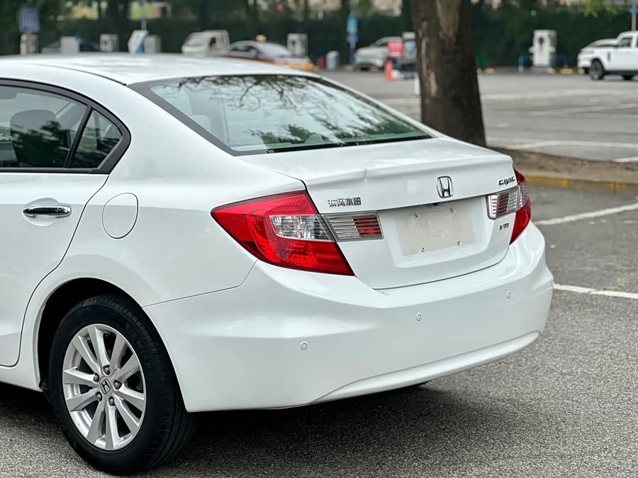 Honda Civic 2014 — фото 12