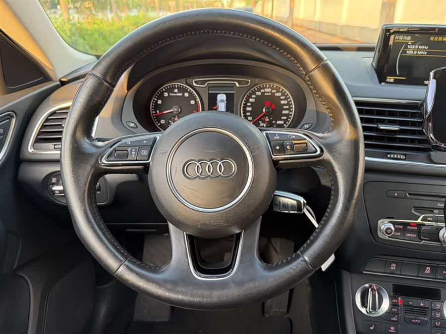 Audi Q3 2015