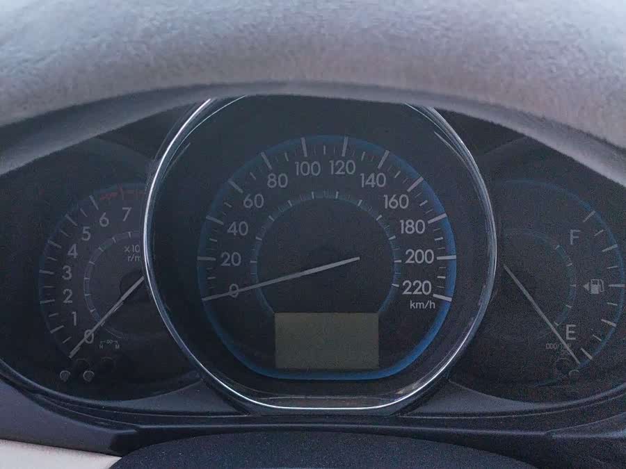 Toyota Vios 2014 — фото 12