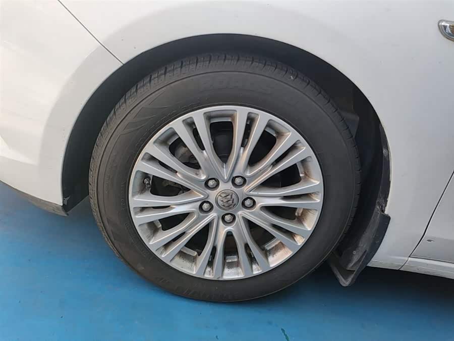 Buick Excelle 2015 — фото 23