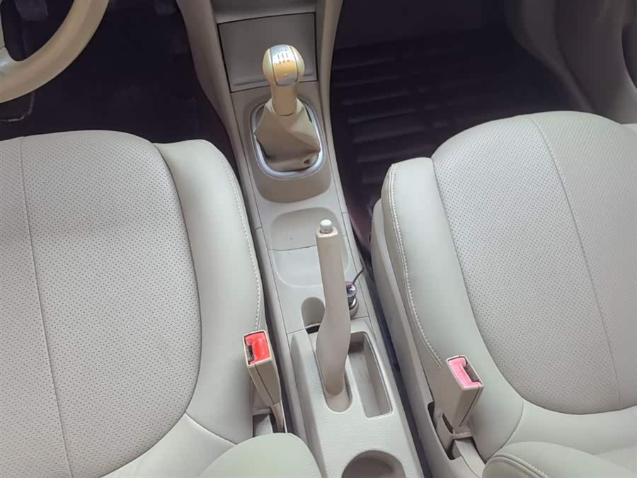 Nissan Sylphy 2012 — фото 14