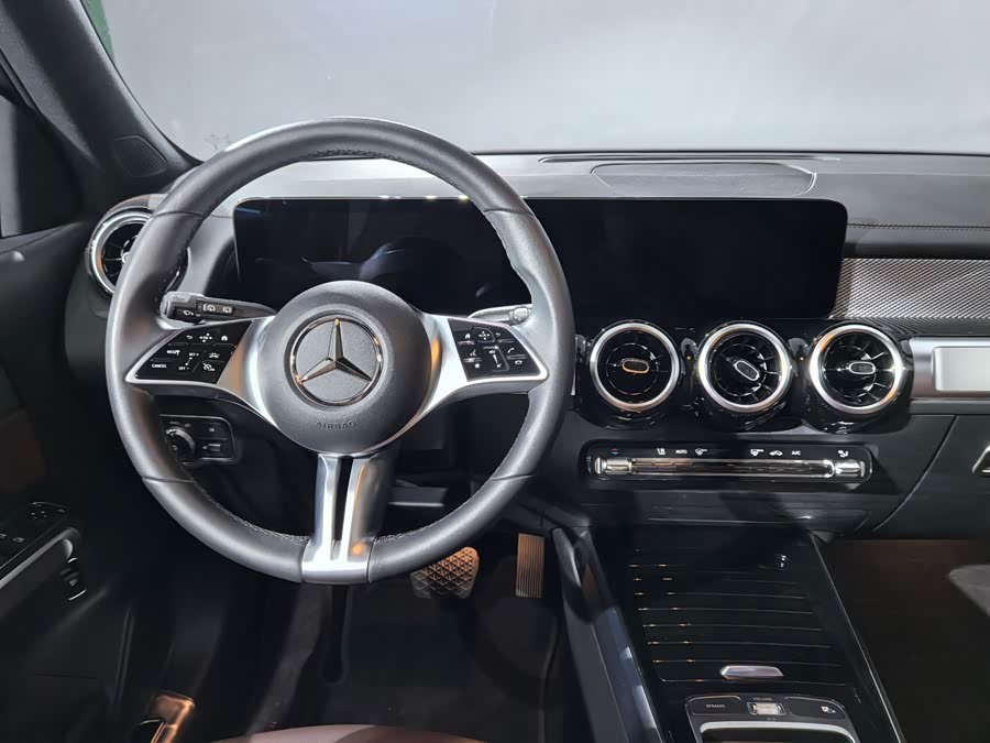 Mercedes-Benz GLB 2024