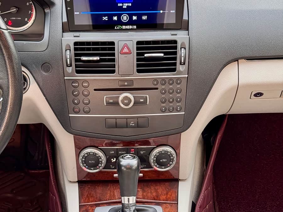 Mercedes-Benz C-Class 2010 — фото 12