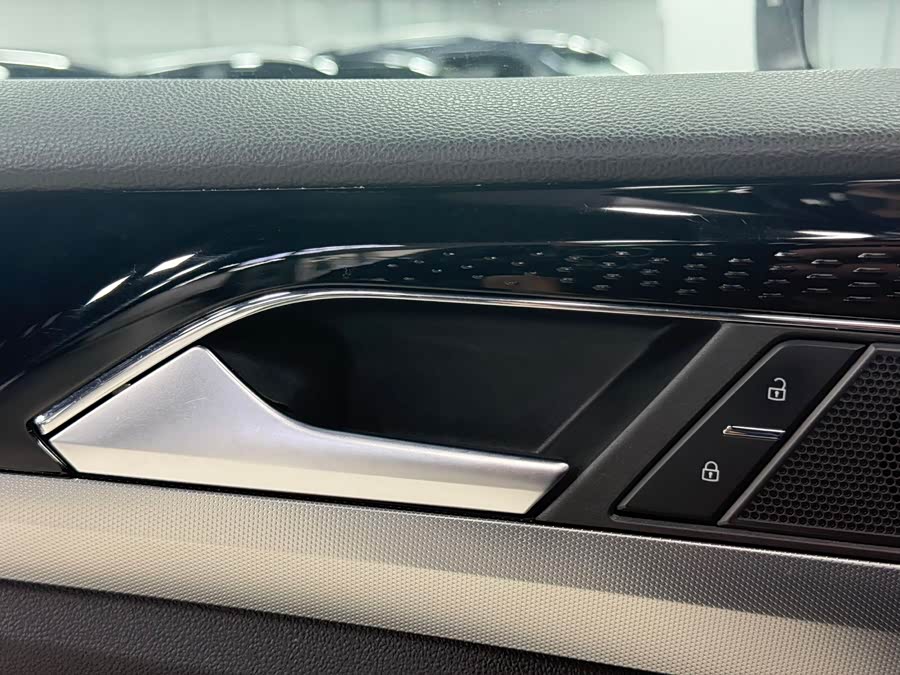 Volkswagen Passat 2023 — фото 14