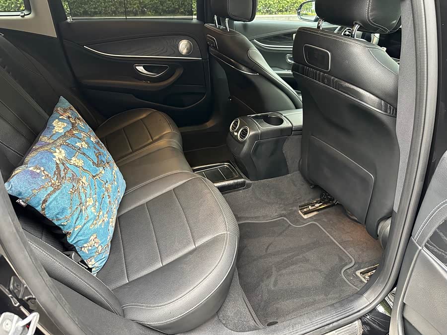 Mercedes-Benz E-Class 2018 — фото 12