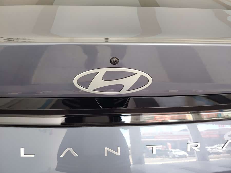 Hyundai Elantra 2023 — фото 9